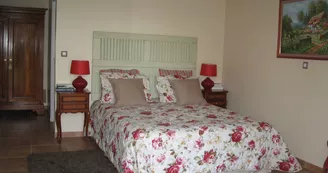 Presbytère de Vieuvy chambre d'hôtes Rose 3 IMG_5675