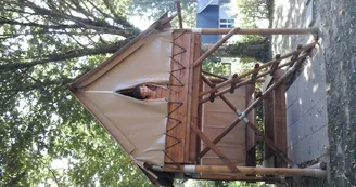 Tente bivouac au camping le parc de Vaux Ambrières les vallées