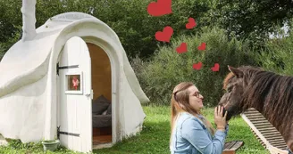 Au domaine des pierres jumelles - Doma et poney