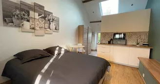 chambre-d-hote-the-white-house-chatillon-sur-colmont-53-hlo-8