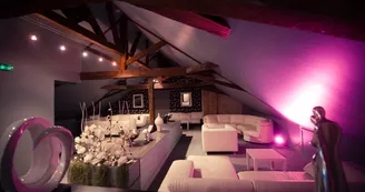 Le lounge salon lumière rose