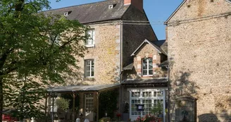 Fontaine-Daniel village