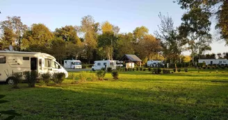 72-bazouges-cré-sur-loir-aire-camping-car-park-aire