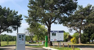 72-Sarthe-Aire-CampingCarPark-Luche-Pringe-Aire2