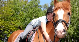 Enfant-poney-©-Kathrin39-Fotolia.com_-630x0