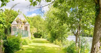 Chemin-le-long-de-la-riviere-Parcé