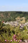 Vue sur le village de Saint-Léonard-des-Bois depuis le Mont du Haut Fourché